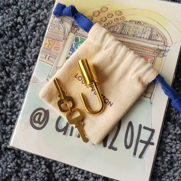 Louis Vuitton Lock & 2 Keys w/ Dustbag -LV Padlock - Picture 5 of 8